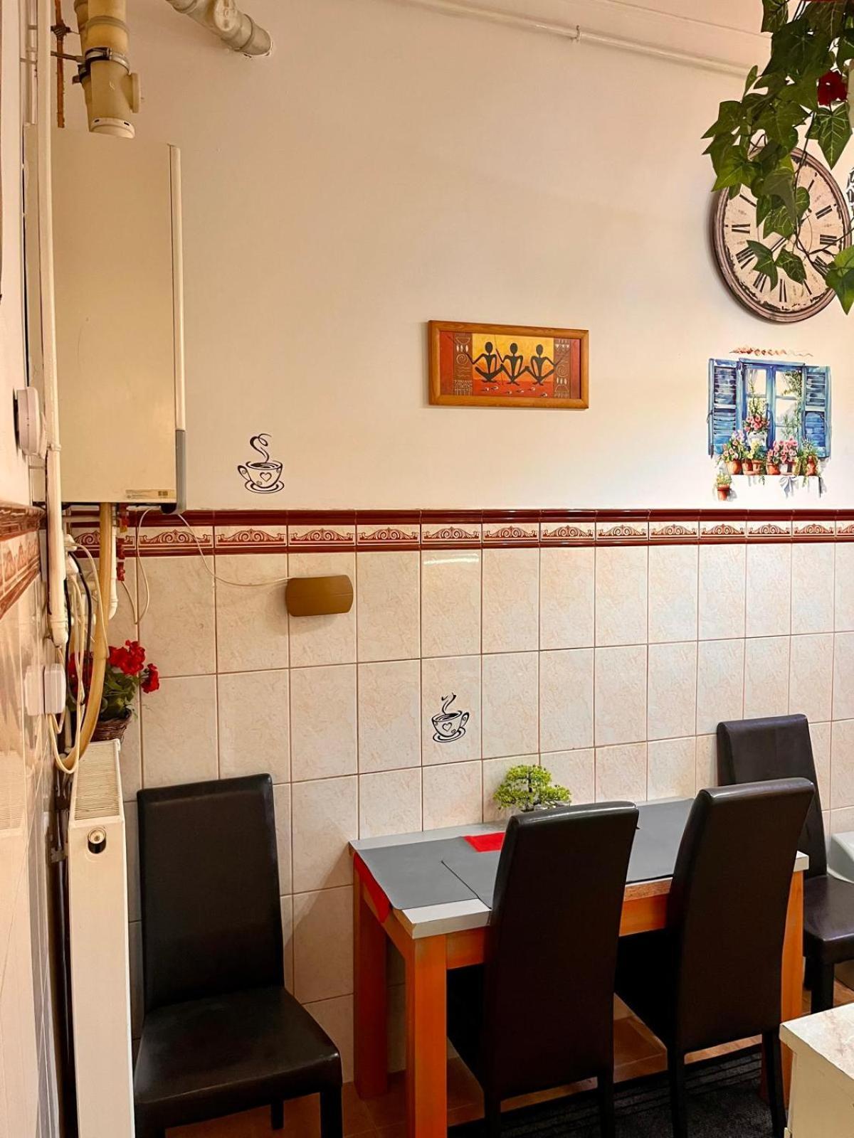 Kalvaria With Balcony, Free Parking And Ac 부다페스트 외부 사진