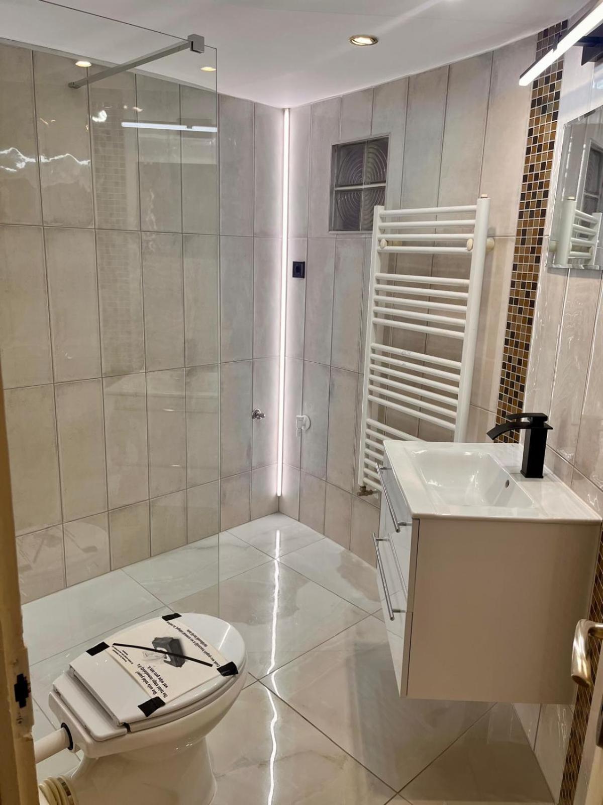 Kalvaria With Balcony, Free Parking And Ac 부다페스트 외부 사진