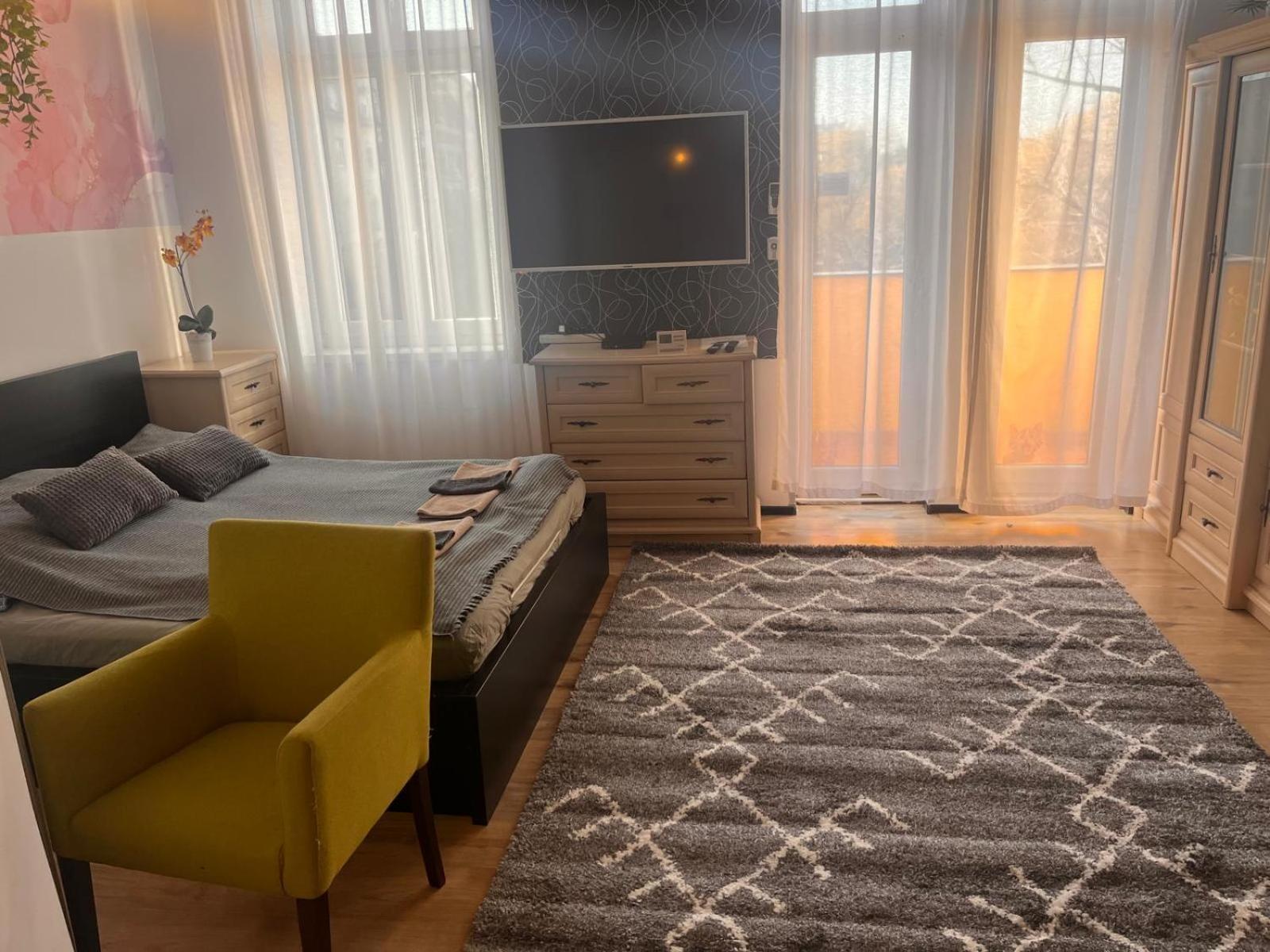 Kalvaria With Balcony, Free Parking And Ac 부다페스트 외부 사진